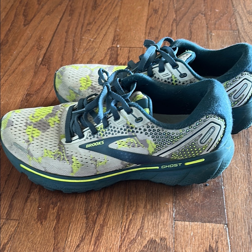 Brooks Ghost Running Shoes - Gray and Green
